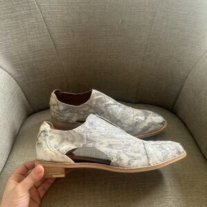 NWOT: All Black Cowman Fur Cutout Oxford